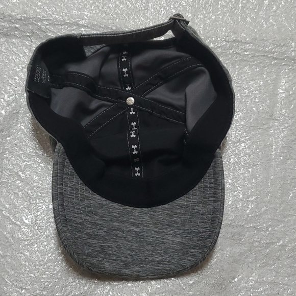 Under Armour Women's Renegade Twist Cap - Picture 7 of 8